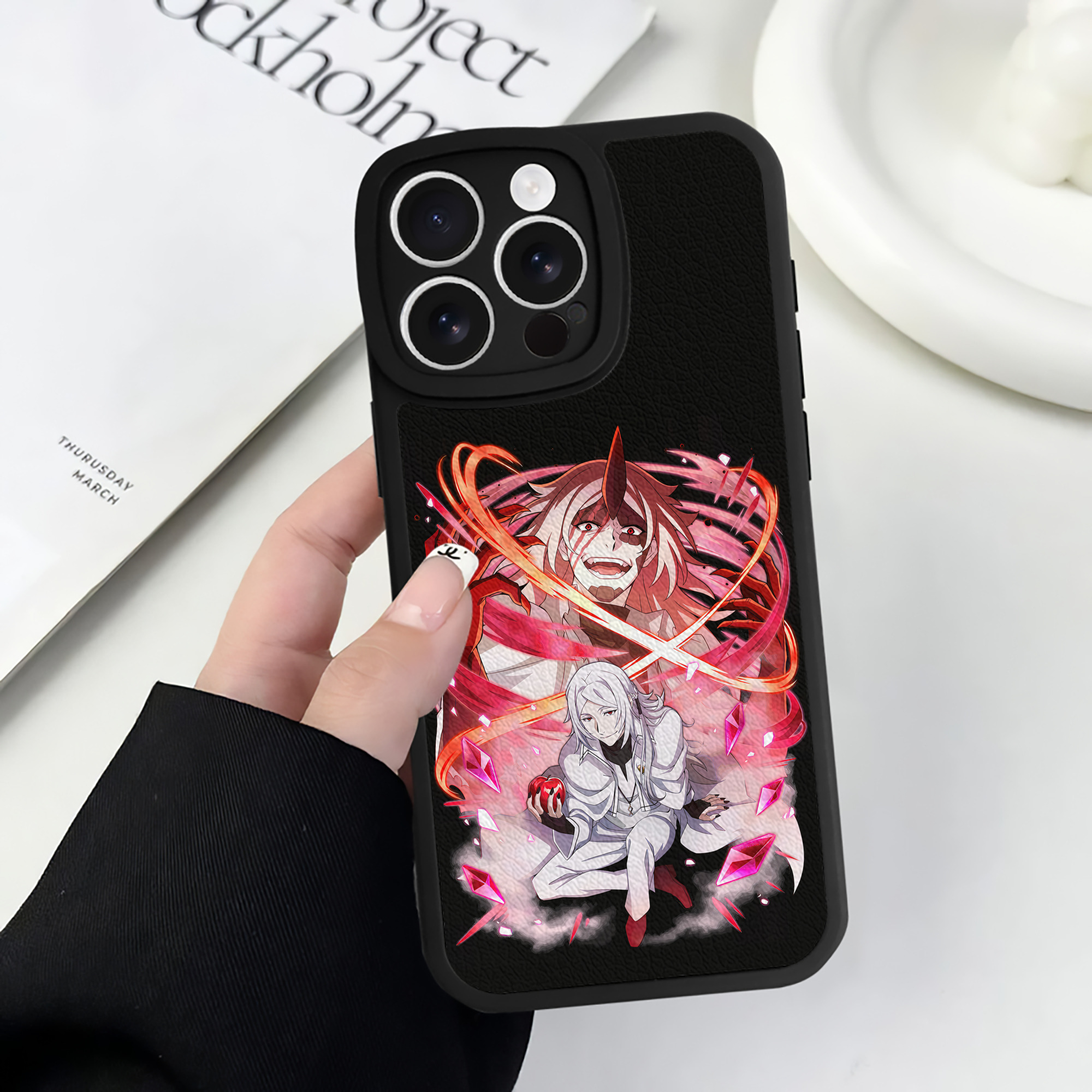 （画像用） 文豪ストレイドッグス Bungo Stray Dogs 【iPhone 16シリーズ対応】シリコンスマホケース（レザー調） 材質：シリコン